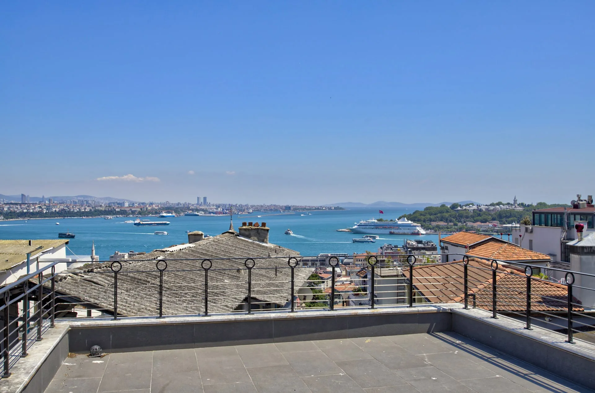 Kiralık Galata Serdar-ı Ekrem'de Boğaz Manzaralı Teraslı Triplex (1)
